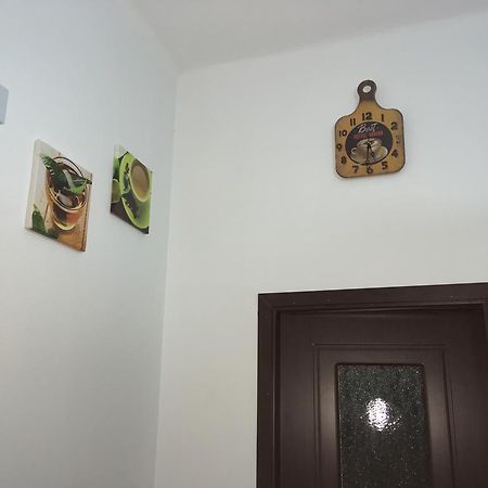 Apartamento Ava Republique Braşov Exterior foto
