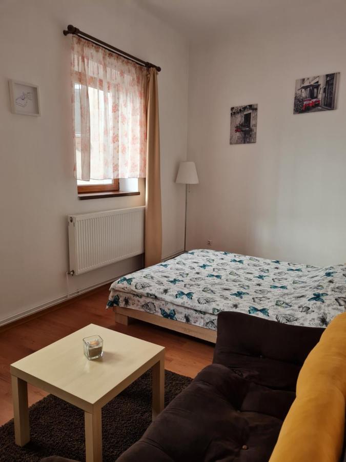 Apartamento Ava Republique Braşov Exterior foto